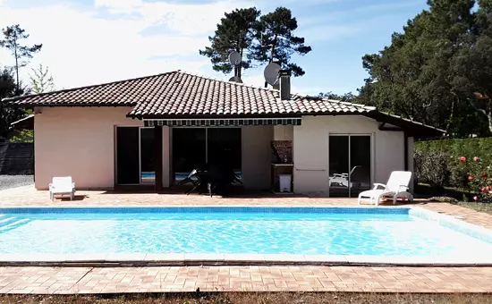 Villa avec piscine à 10 minutes en Vélo de la plage de Moliets